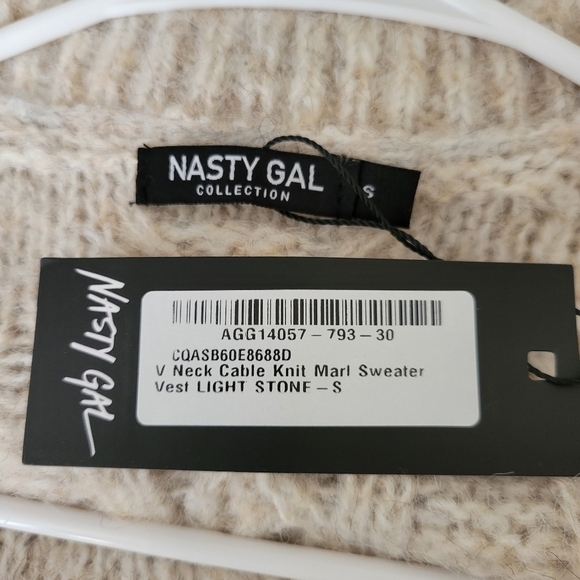 Nasty Gal Sweater Vest Size Small NWT - Picture 6 of 7